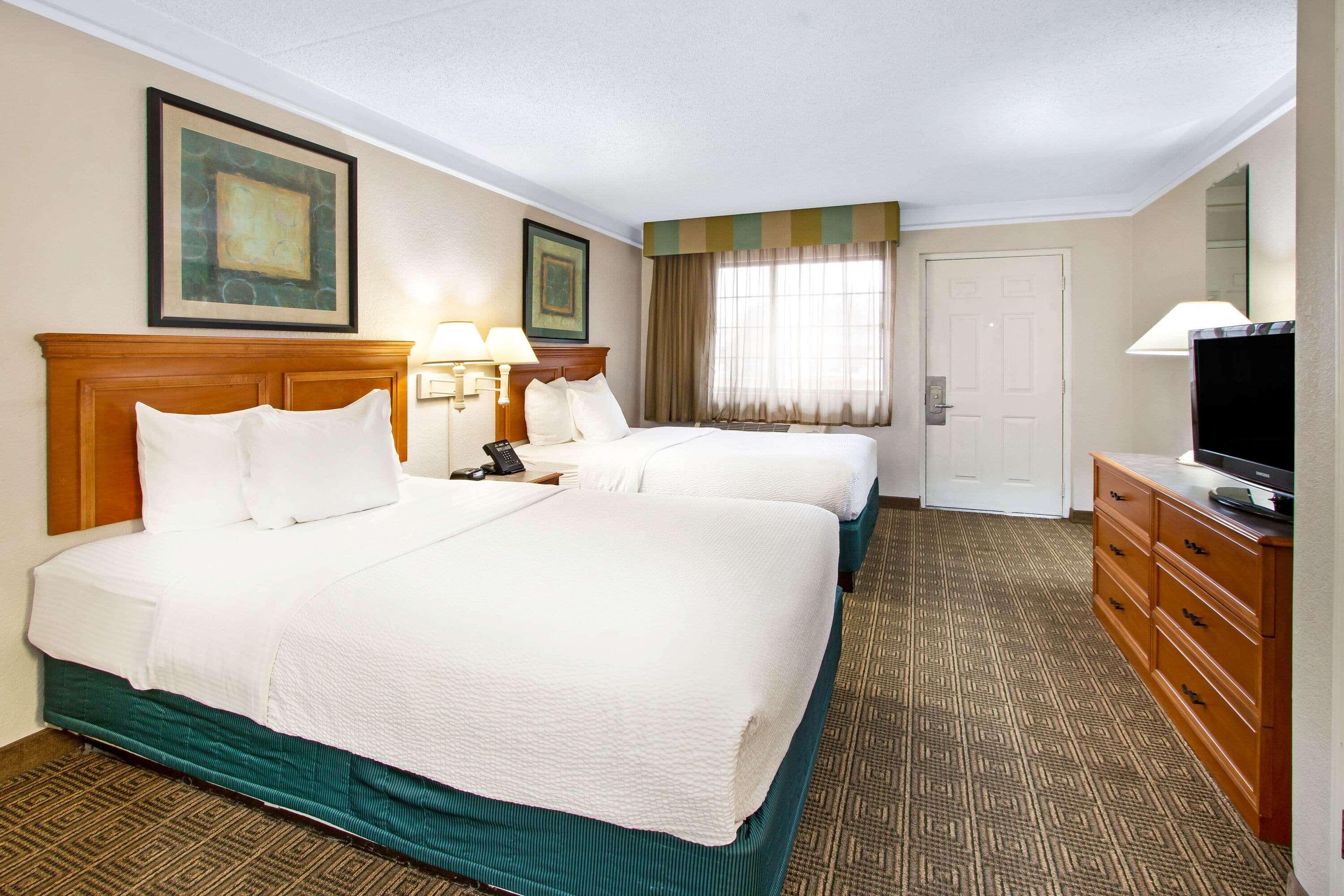La Quinta Inn By Wyndham Albuquerque Airport Exterior photo