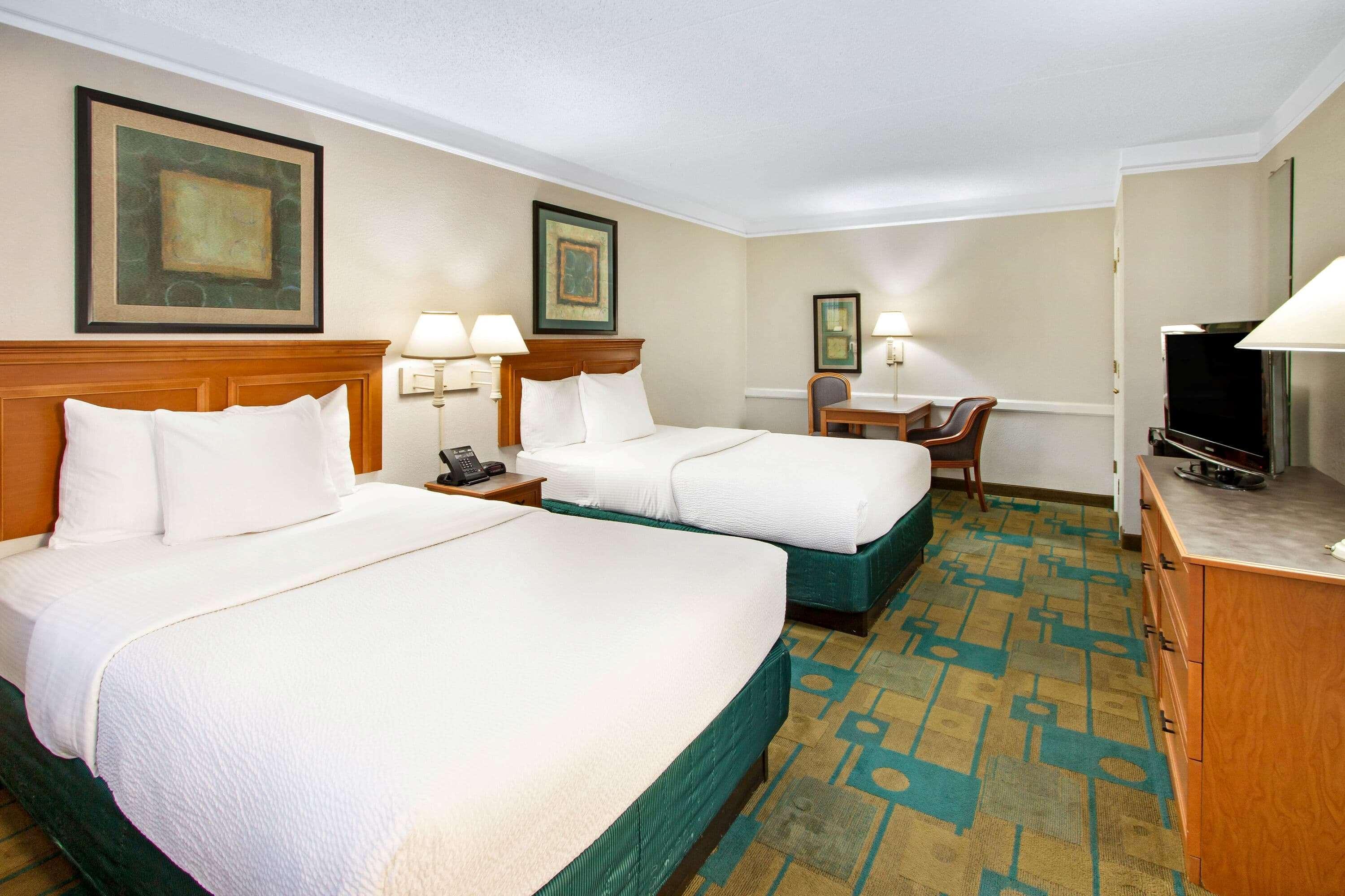 La Quinta Inn By Wyndham Albuquerque Airport Exterior photo