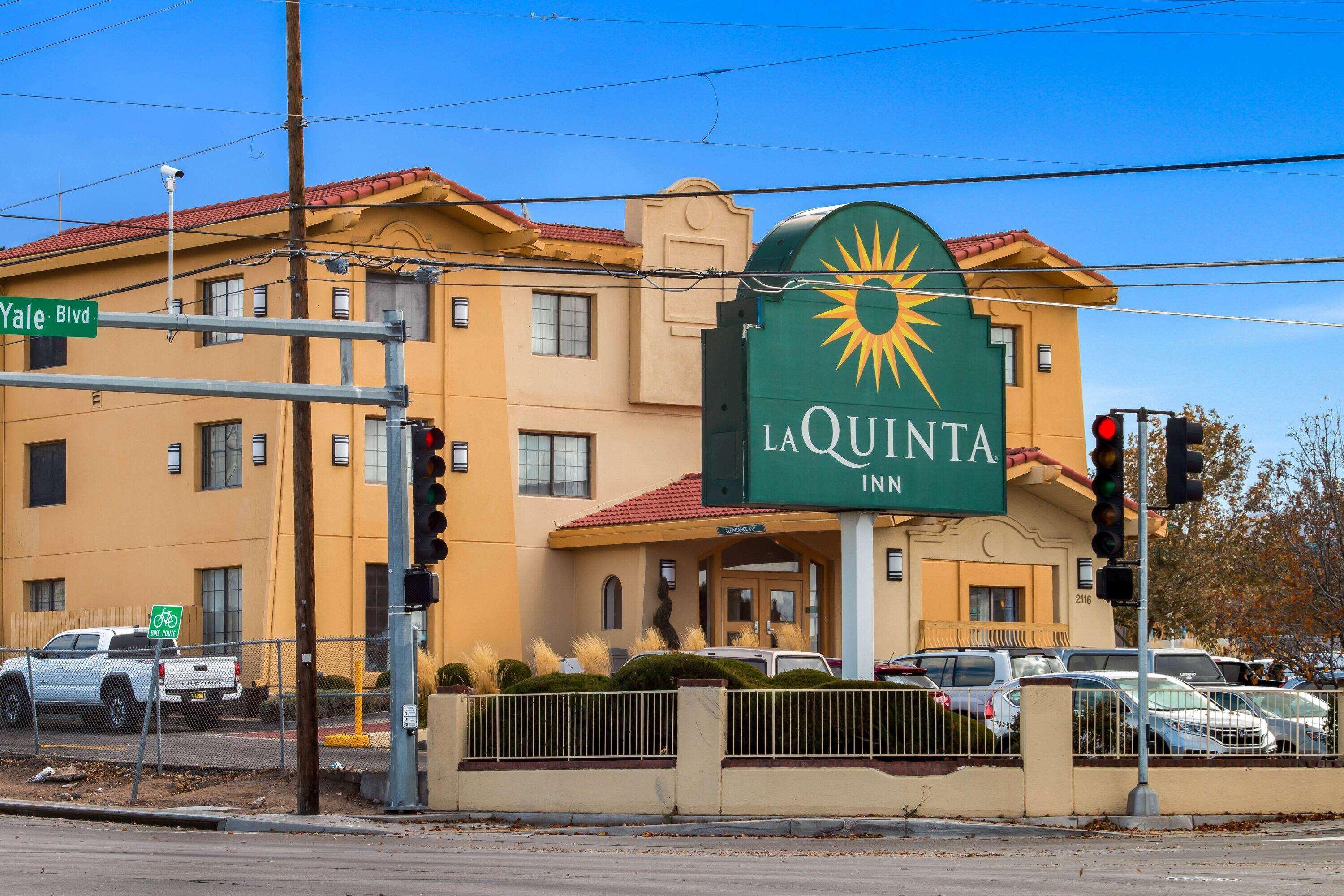 La Quinta Inn By Wyndham Albuquerque Airport Exterior photo