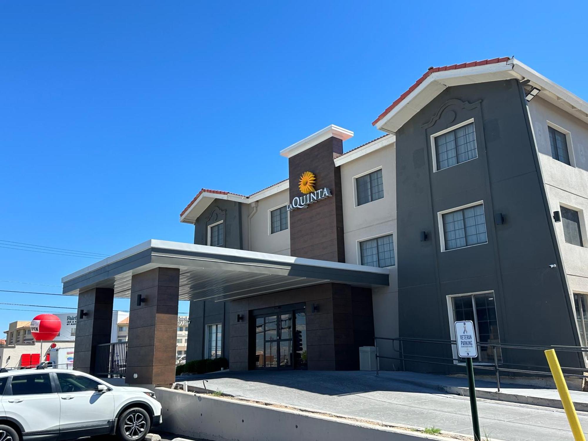 La Quinta Inn By Wyndham Albuquerque Airport Exterior photo
