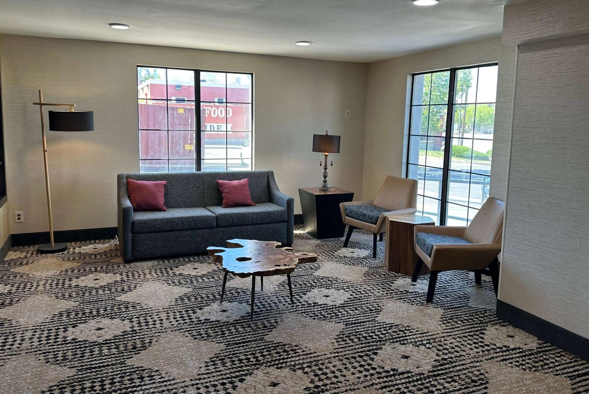 La Quinta Inn By Wyndham Albuquerque Airport Exterior photo